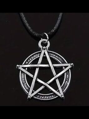 Silver Pentagram Pendant Necklace